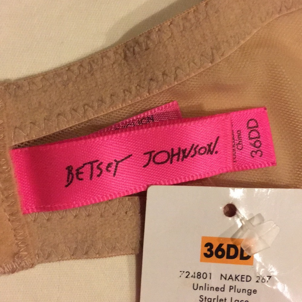 NWT Betsey Johnson Unlined Plunge Starlet Lace Bra